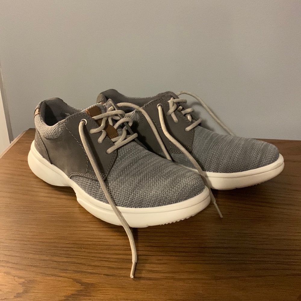 Men’s Clark’s size 9.5